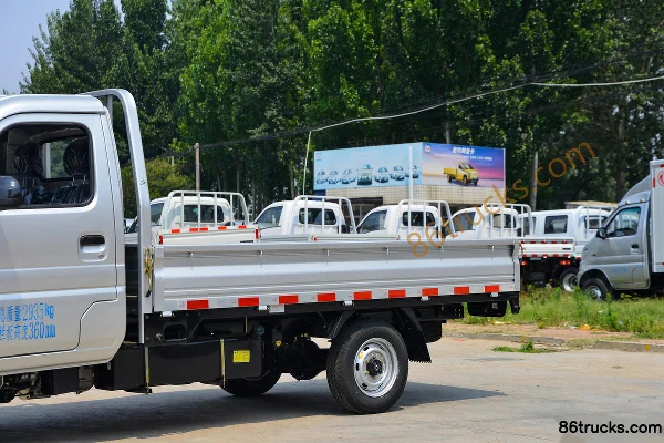 Dongfeng Xiaobawang W08 1.5L 113hp 4X2(6 wheels) 2.7m Single Row Flatbed Mini Truck (China VI) (with A/C) Body (1) | 86Trucks