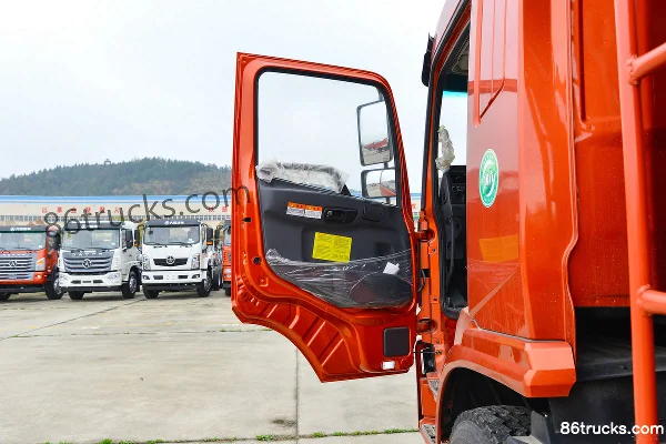 Dayun F7 Heavy Truck Standard Load 270 hp 8X2(10 wheels) 6.8m Dump Truck (China VI) Cab (1) | 86Trucks