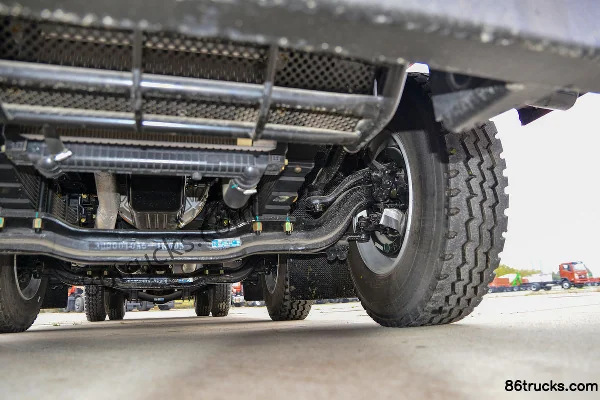 Dayun F7 Heavy Truck Standard Load 270 hp 8X2(10 wheels) 6.8m Dump Truck (China VI) Chassis (3) | 86Trucks