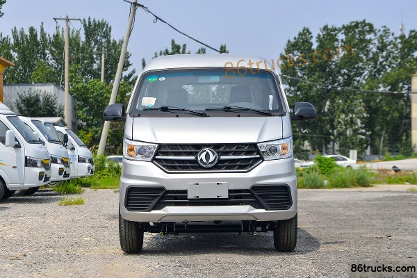 Dongfeng T3 (anciennement Xiaobawang W) 1,3 L 91 ch 4X2(6 roues) petit camion à ridelles, double cabine 2,7 m (roue arrière simple) (China V