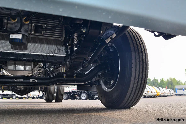 JAC Yunduoduo N8 160 hp 4X2(6 wheels) 4.12m Single Row Flatbed Light Truck (China VI) Chassis (3) | 86Trucks