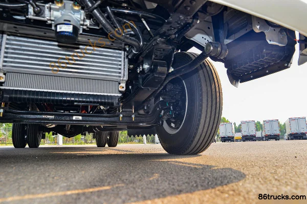 JAC Kangling H5 162 hp 4X2(6 wheels) 3.85m Semi-row Flatbed Light Truck Chassis (3) | 86Trucks