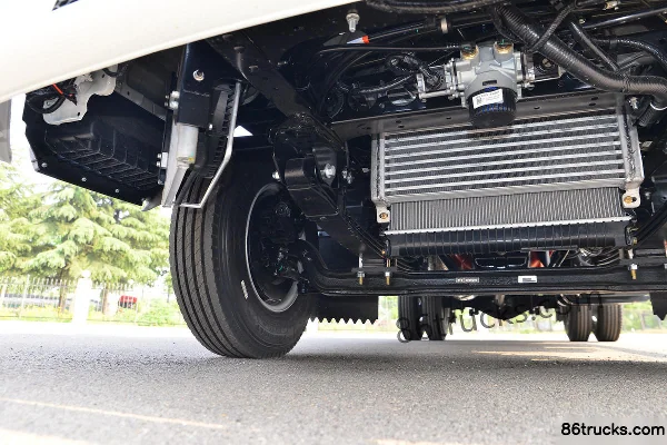 JAC Kangling H5 162 hp 4X2(6 wheels) 3.85m Semi-row Flatbed Light Truck Chassis (2) | 86Trucks