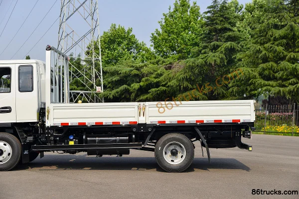 JAC Kangling H5 162 hp 4X2(6 wheels) 3.85m Semi-row Flatbed Light Truck Body (2) | 86Trucks