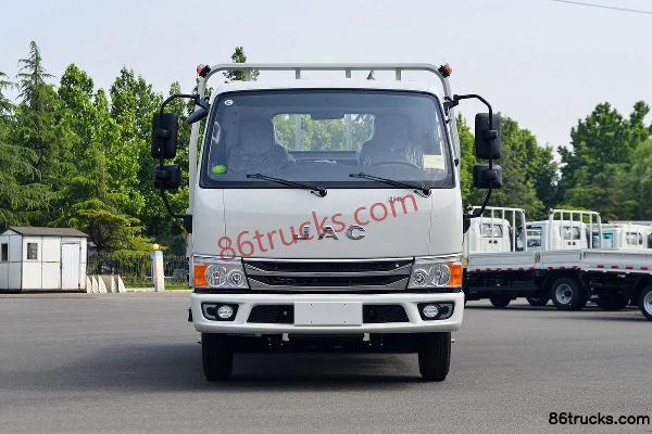 JAC Kangling H5 155 hp 4X2(6 wheels) 4.18m single-row flatbed light truck Exterior (2) | 86Trucks