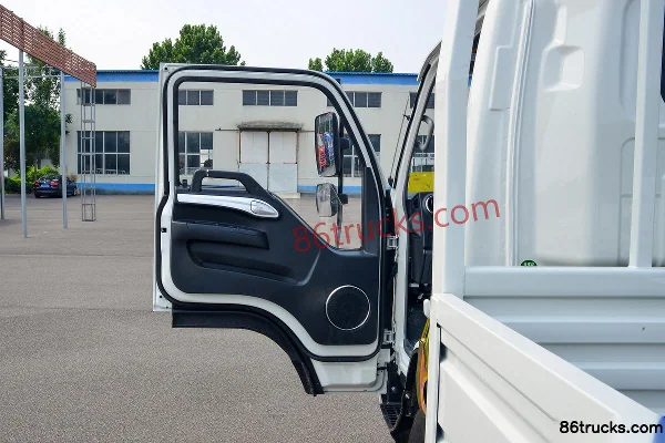 JAC Kangling H5 155 hp 4X2(6 wheels) 4.18m single-row flatbed light truck Cab (1) | 86Trucks