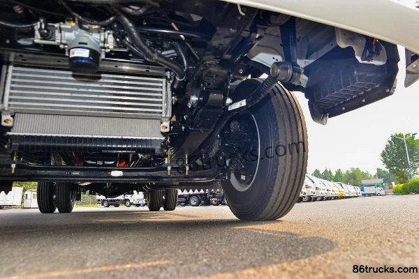 JAC Kangling H5 155 hp 4X2(6 wheels) 4.18m single-row flatbed light truck Chassis (3) | 86Trucks
