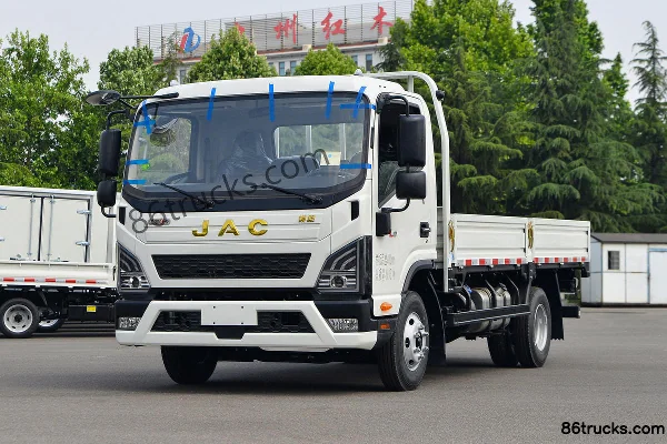 JAC Lingpao L9 Deluxe Edition 170hp 4X2(6 wheels) 4.18m Single Row Stake Truck Exterior (3) | 86Trucks