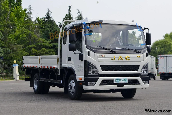 JAC Lingpao L9 Mountain Edition 2.5L Diesel 170hp 4X2(6 wheels) Fast Gear 8-Speed 3.85m Semi-Row Flatbed Light Truck Ext