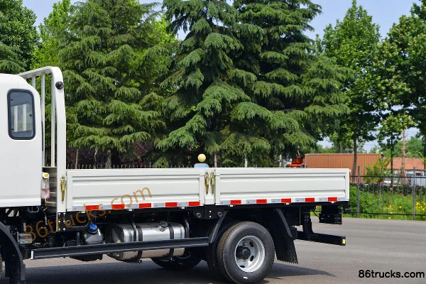 JAC Lingpao L9 Confort 184 ch 4X2(6 roues) 5,4 m cabine avancée camion porteur à ridelles Carrosserie (1) | 86Trucks
