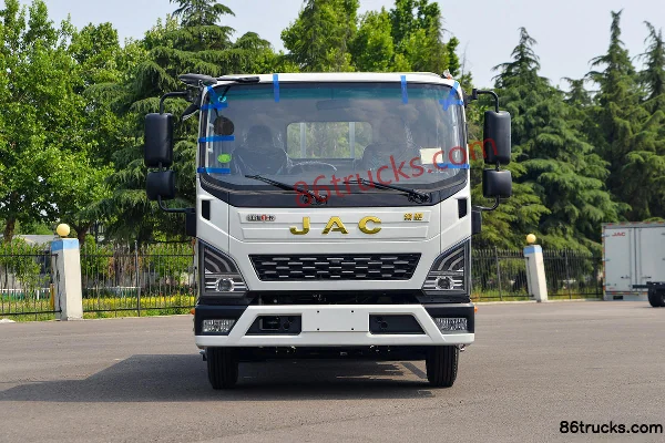JAC Leading L6 152 hp 4X2(6 wheels) 3.85m Flatbed Light Truck with Sleeper Exterior (2) | 86Trucks