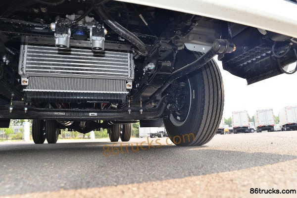 JAC Leading L6 152 hp 4X2(6 wheels) 3.85m Flatbed Light Truck with Sleeper Chassis (3) | 86Trucks