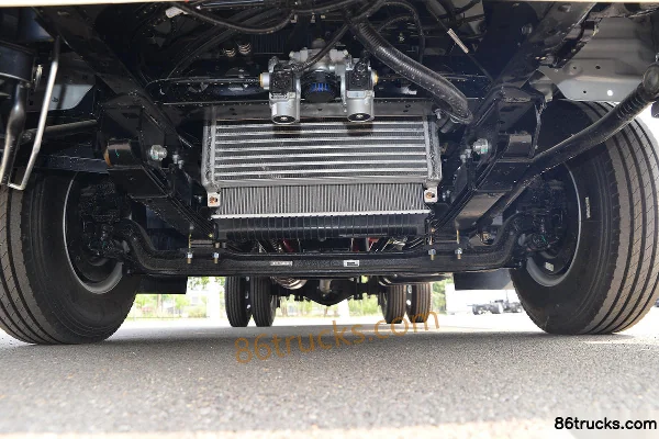 JAC Leading L6 152 hp 4X2(6 wheels) 3.85m Flatbed Light Truck with Sleeper Chassis (1) | 86Trucks