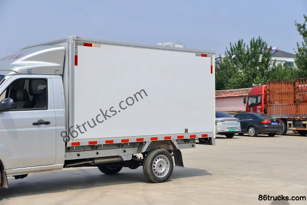 Jinbei T32 Comfort 1.5L 109hp 4X2(6 wheels) Gasoline 2.055m Double Row Mini Truck Body (1) | 86Trucks