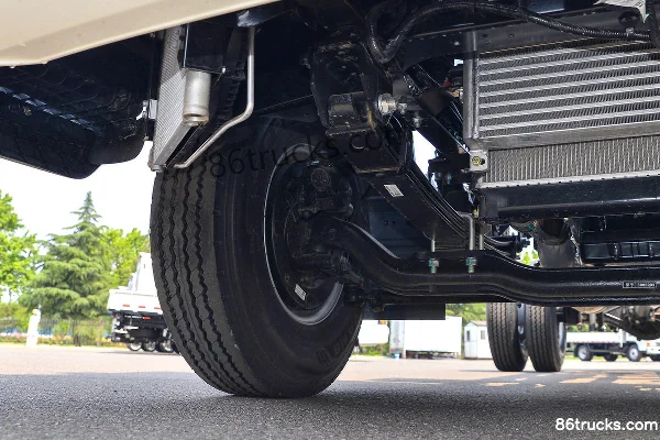 JAC Junling V6 143 hp 4X2(6 wheels) 4.235m Single Row Cab Van Light Truck Chassis (2) | 86Trucks