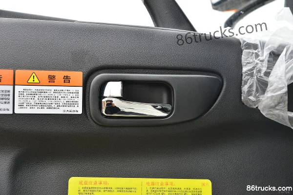 Dayun Fengshang 245hp 4X2(6 wheels) Green Sprinkler Truck (China VI) Cab (3) | 86Trucks
