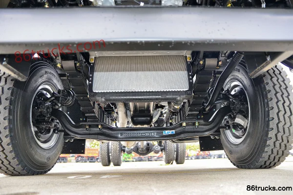 Dayun Fengshang 245hp 4X2(6 wheels) Green Sprinkler Truck (China VI) Chassis (1) | 86Trucks