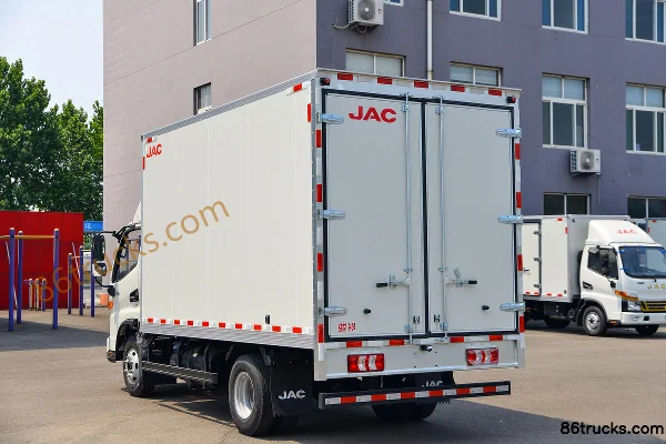 JAC Junling V6 162 hp 4X2(6 wheels) 4.15m Single Row Van Light Truck Body (3) | 86Trucks