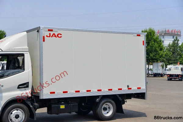 JAC Junling Jinyuanbao 1,8 L 130 ch 4X2(6 roues) essence 3,7 m cabine simple fourgon à benne fermée Carrosserie (1) | 86Trucks