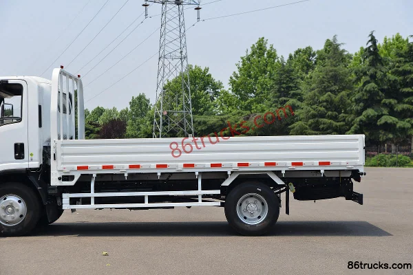 Qingling Isuzu KV100 3L Diesel 140hp 4X2(6 wheels) Isuzu 5-speed 4.98m Single Row Flatbed Light Truck Body (2) | 86Trucks
