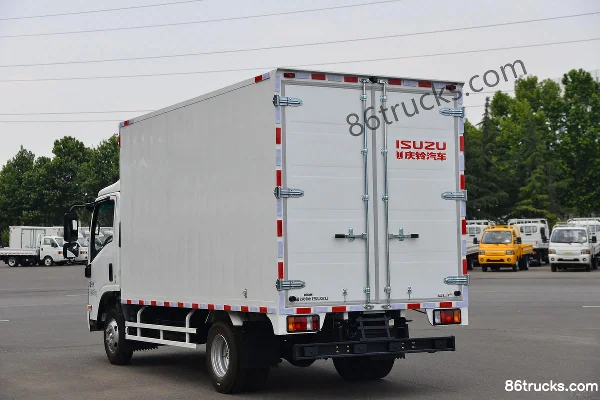 Qingling Isuzu KV100 2.5L Diesel 131 hp 4X2(6 wheels) Isuzu 5-speed 4.15m Single Row Van Light Truck Body (3) | 86Trucks