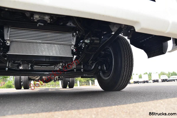 JAC Shuailing Q6 Comfort Edition 160hp 4X2(6 wheels) 4.18m single-row stake truck (China VI) Chassis (3) | 86Trucks