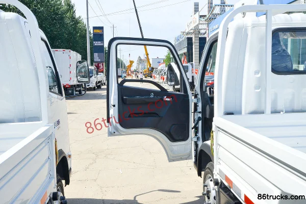 Foton Zhilan EM 4.5T 3.815m single-row pure electric flatbed light truck 59.4kWh 4X2(6 wheels) Interior (1) | 86Trucks