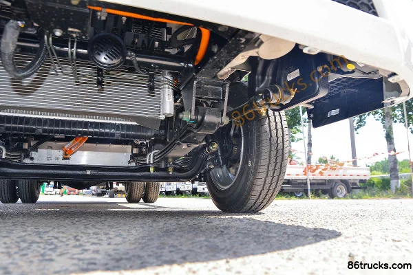 Foton Zhilan EM 4.5T 3.815m single-row pure electric flatbed light truck 59.4kWh 4X2(6 wheels) Chassis (3) | 86Trucks