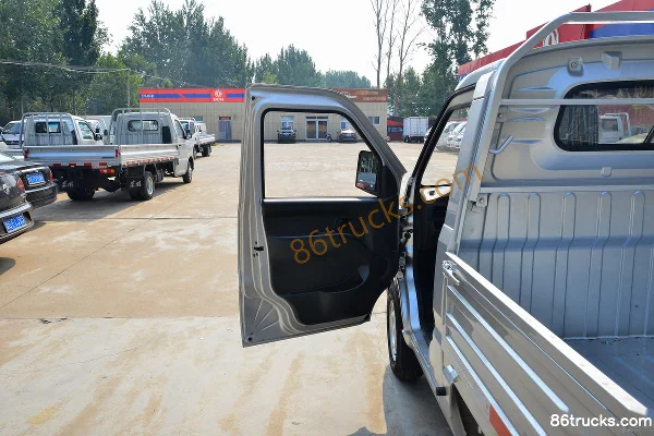 Wuling Electric Truck 2.5T 3.015m Single Row Pure Electric Flatbed Mini Truck 35.904kWh 4X2(6 wheels) Interior (1) | 86Trucks