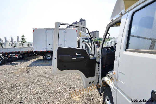 JMC Shunda Narrow Body Luxury Edition 116hp 4X2(6 wheels) 2.11m Double Row Van Light Truck Cab (1) | 86Trucks