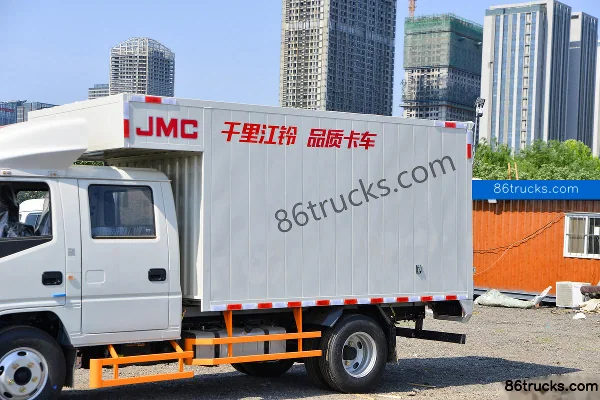 JMC Shunda Narrow Body Luxury Edition 116hp 4X2(6 wheels) 2.11m Double Row Van Light Truck (1) | 86Trucks
