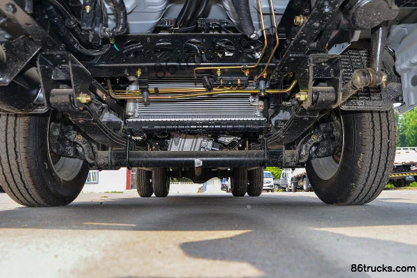 Dongfeng T5 1.6L 105hp 4X2(6 wheels) CNG 3.7m Single Row Van Truck (China VI) Chassis (1) | 86Trucks