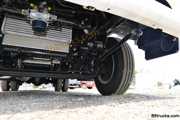 JMC Kaiyun+ 163 hp 4X2(6 wheels) 4.02m Single-Cab Refrigerated Truck (China VI) Chassis (3) | 86Trucks