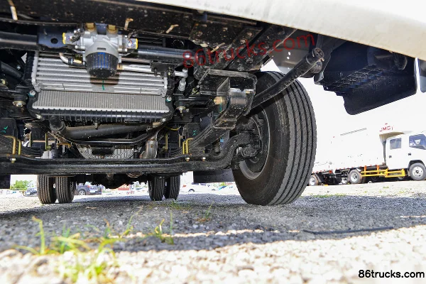 JMC Kaiwei Medium Body 127 hp 4X2(6 wheels) 3.68m crew cab van light truck (China VI) (hydraulic brake) Chassis (3) | 86Trucks