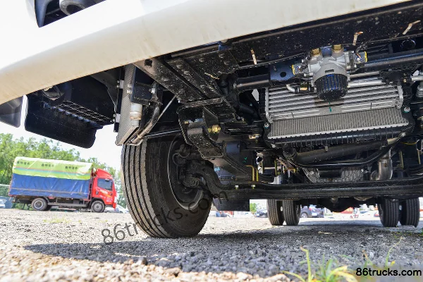 JMC Kaiwei Medium Body 127 hp 4X2(6 wheels) 3.68m crew cab van light truck (China VI) (hydraulic brake) Chassis (2) | 86Trucks