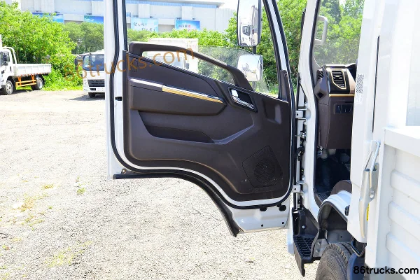 JMC Kaiwei Wide Body 143hp 4X2(6 wheels) 4.2m Single Row Flatbed Light Truck (China VI)(Air Brake) Cab (2) | 86Trucks