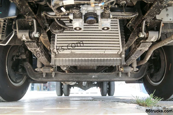Foton Xiaoyun S PLUS 150 ch 4X2(6 roues) 4,18 m cabine simple plateau Châssis (1) | 86Trucks