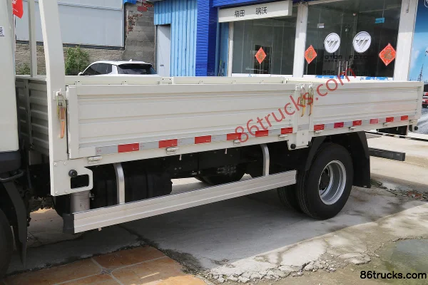 Foton Xiaoyun S PLUS 150 ch 4X2(6 roues) 4,18 m cabine simple plateau Carrosserie (1) | 86Trucks