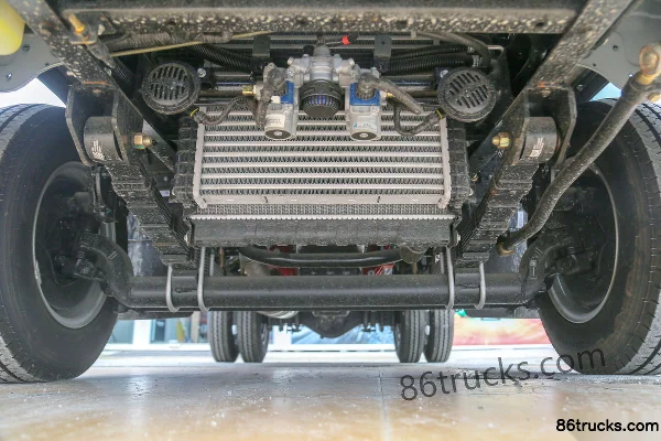 Foton Xiaoyun S1 115 ch 4X2(6 roues) 3,25 m cabine demi-avancée plateau Châssis (1) | 86Trucks