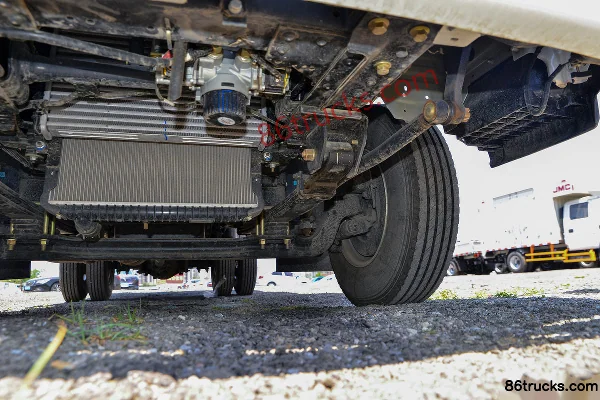 JMC Kaiwei Medium Body 143hp 4X2(6 wheels) 3.2m Double Row Flatbed Light Truck (China VI)(Hydraulic Brake) Chassis (3) | 86Trucks