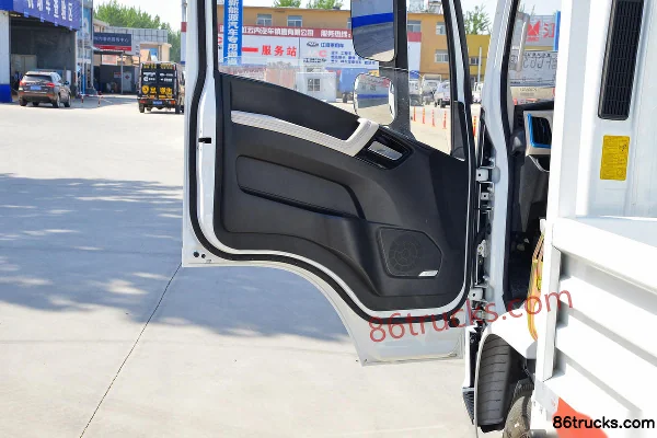 Lanqing camion léger Long H 160 ch 4X2(6 roues) 4,18 m cabine simple plateau (cabine moyenne) (2) | 86Trucks