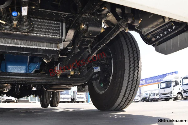 Lanqing camion léger Long H 160 ch 4X2(6 roues) 4,18 m cabine simple plateau (cabine moyenne) Châssis (3) | 86Trucks