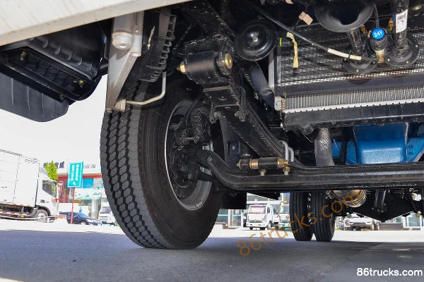 Lanqing camion léger Long H 160 ch 4X2(6 roues) 4,18 m cabine simple plateau (cabine moyenne) Châssis (2) | 86Trucks