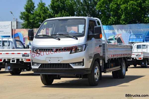 Lanqing Ling R 2.3L Diesel 140 hp 4X2(6 wheels) Zhuchi 5-speed 4.05m single-row flatbed micro truck Exterior (3) | 86Trucks