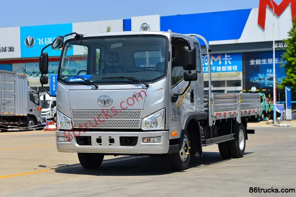 FAW Jiefang J6F Zhaocaihu 155hp 4X2(6 wheels) 3.82m Crew Cab Flatbed Light Truck (Wide Body) Exterior (3) | 86Trucks
