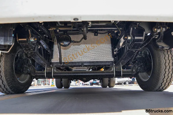 Foton Ollin V-Card 1.6L 122 ch 4X2(6 roues) essence 3,5 m plateau simple cabine petit camion Châssis (1) | 86Trucks