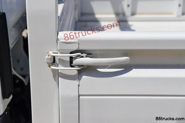 Foton Ollin V-Card 1.6L 122 ch 4X2(6 roues) essence 3,5 m plateau simple cabine petit camion Carrosserie (3) | 86Trucks