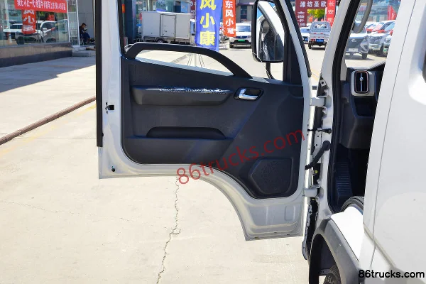 Foton V Card 2L Gasoline 144hp 4X2(6 wheels) Dongan 5-speed 2.7m Double Row Flatbed Mini Truck Cab (2) | 86Trucks