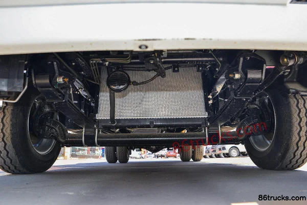 Foton V Card 2L Gasoline 144hp 4X2(6 wheels) Dongan 5-speed 2.7m Double Row Flatbed Mini Truck Chassis (1) | 86Trucks