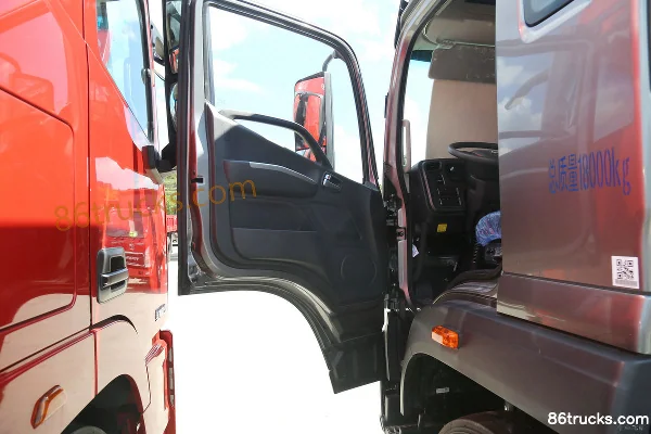Foton Auman Xing 270hp 4X2(6 wheels) 6.8m AMT Automatic Flatbed Cargo Truck Cab (1) | 86Trucks
